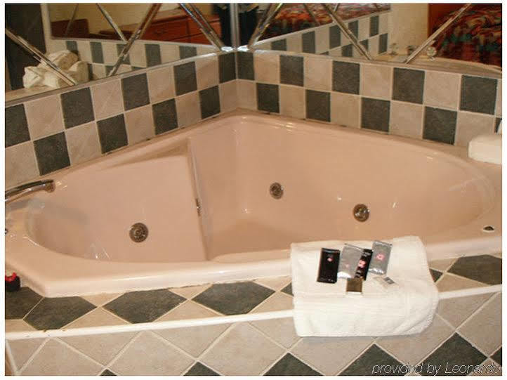 גאלווי Red Carpet Inn Absecon חדר תמונה